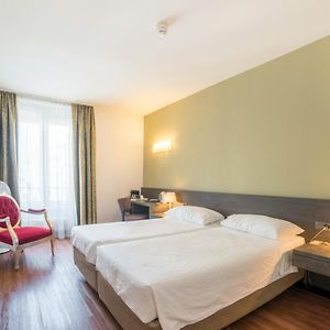 Klassieke Kamer met Twee Aparte Bedden
